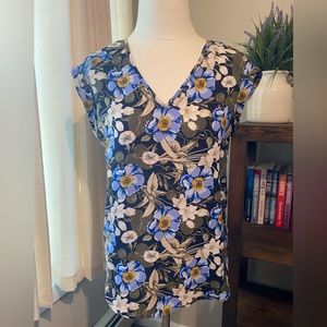 New York & Company floral sleeveless blouse